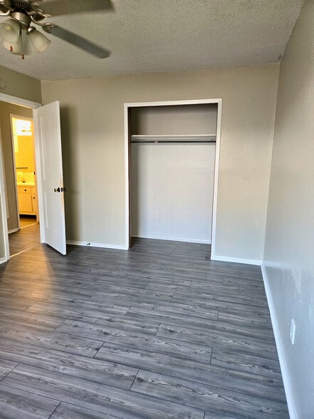 More Photos Of 1400 N Saint Marys St, Beeville Apartments For Sale