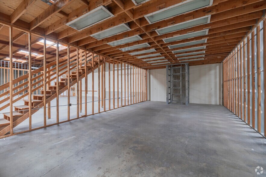 More Photos Of 1680 14th St, Oakland Warehouse For Sale