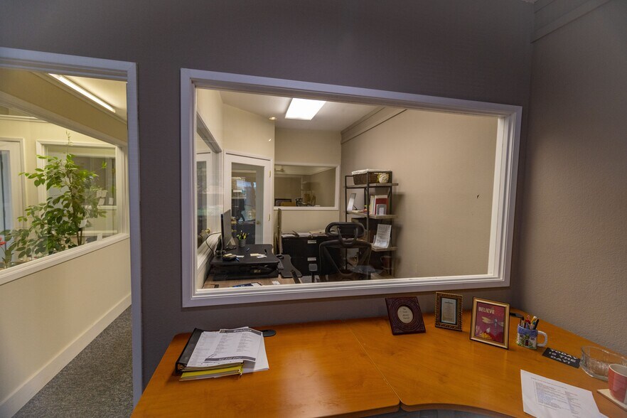 More Photos Of 1057 College Ave, Santa Rosa Office For Sale