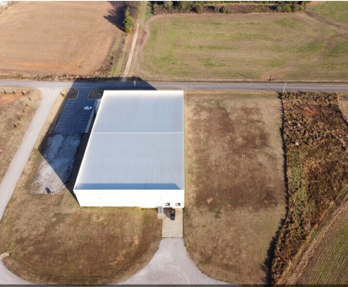 More Photos Of 105 Jarvis Brewer Dr, Rogersville Industrial For Lease