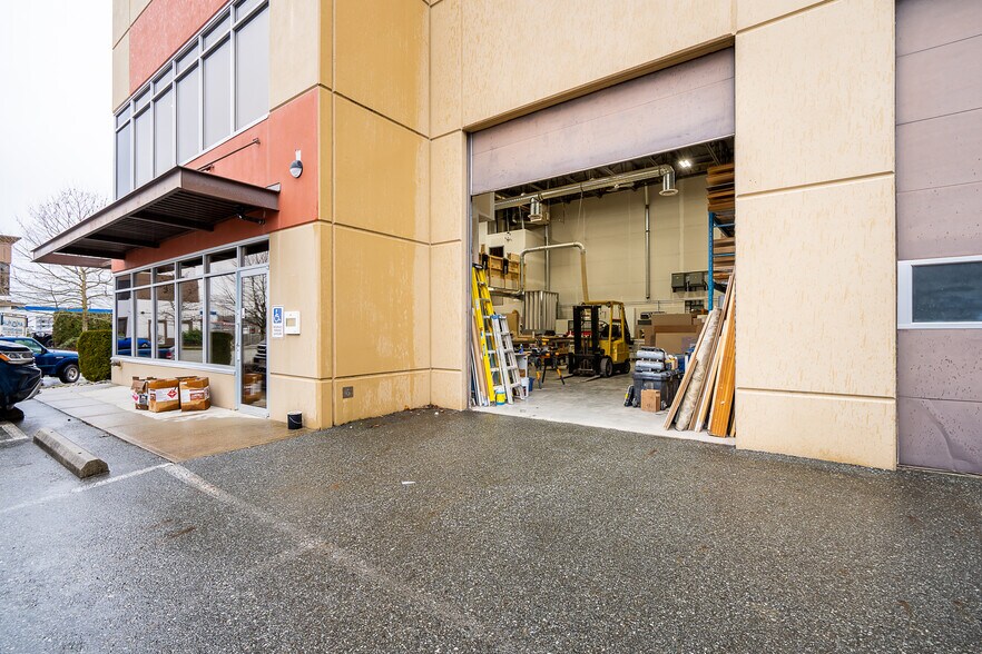 More Photos Of 7252 River Pl, Mission Warehouse For Sale