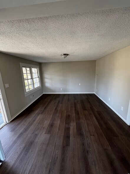 More Photos Of 604 Rosebud St, Gadsden Office For Sale