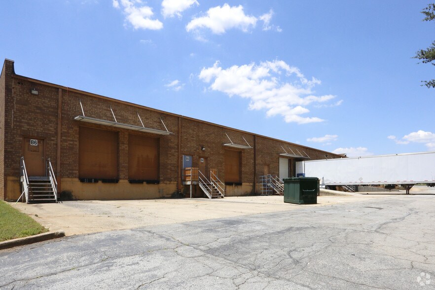 More Photos Of 2520 Park Central Blvd, Decatur Distribution For Lease