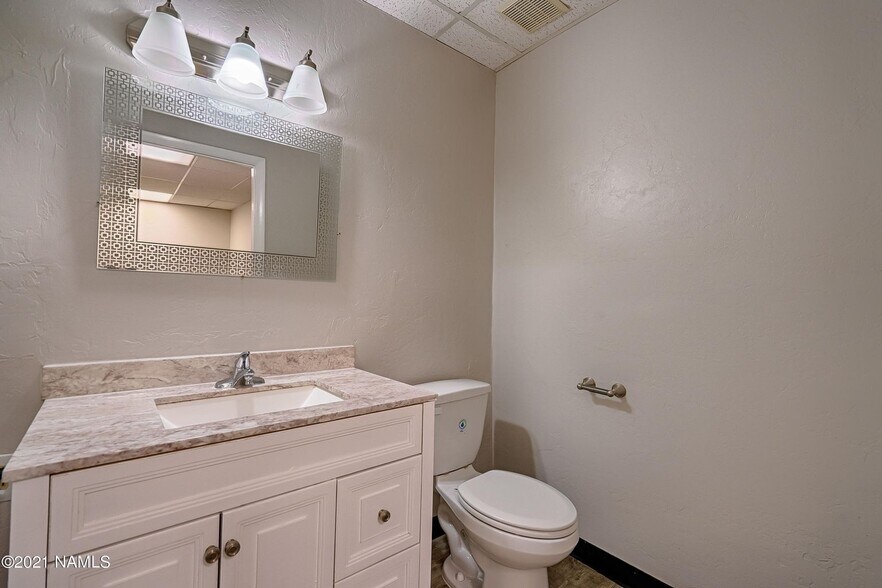 More Photos Of 2724 E Lakin Dr, Flagstaff Office For Lease