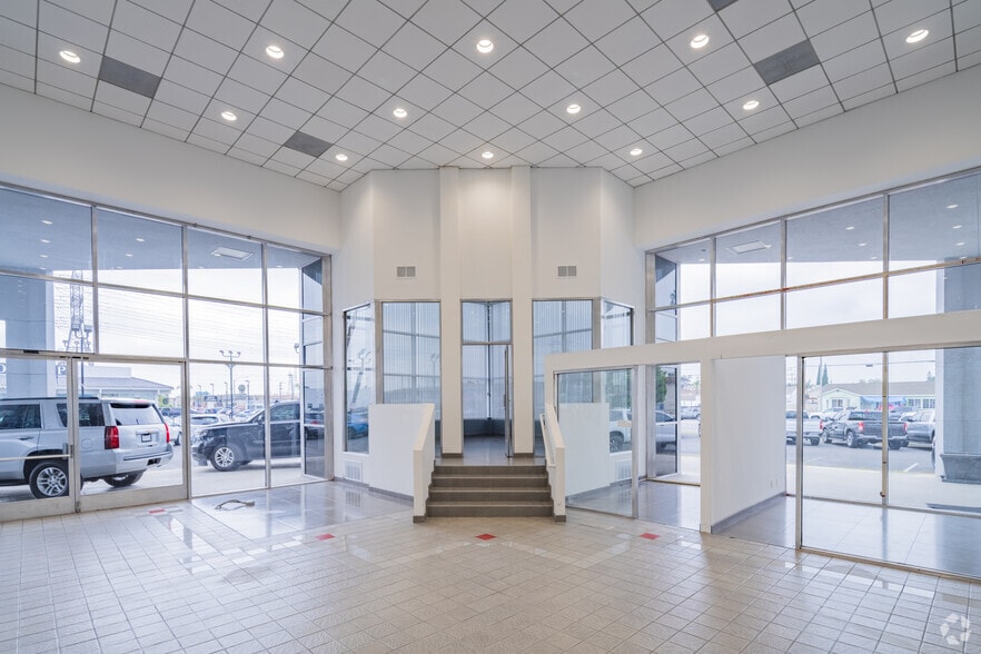 More Photos Of 8559 Artesia Blvd, Bellflower Auto Dealership For Sale