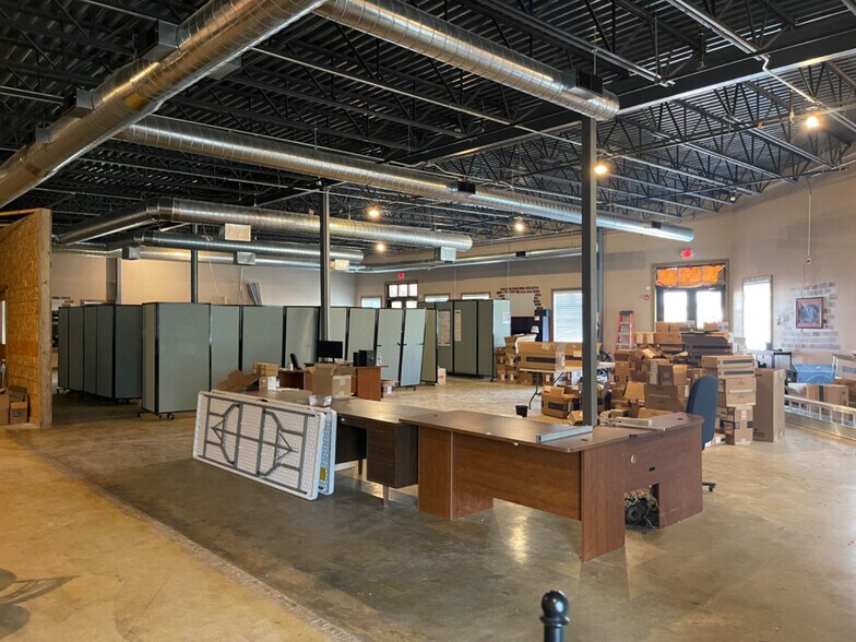 More Photos Of 901 Elm St, Tioga Freestanding For Sale