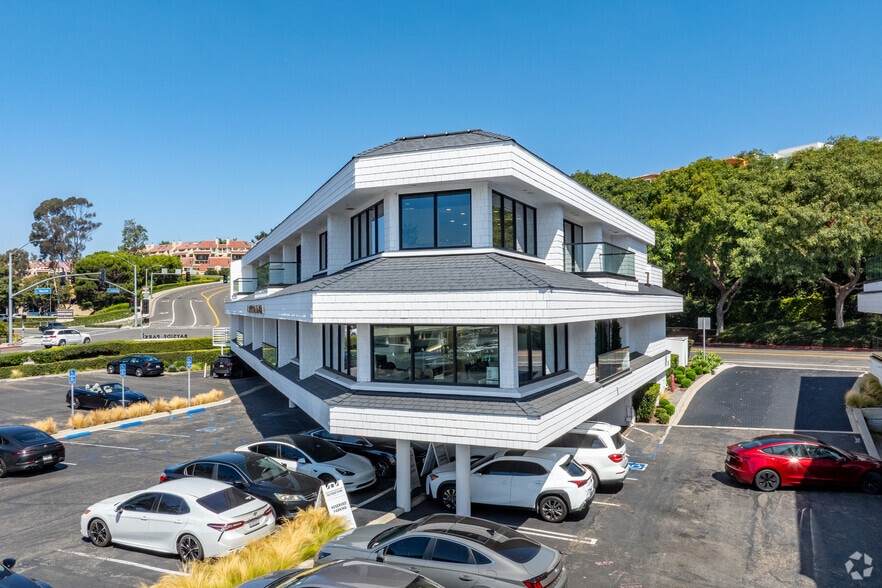 More Photos Of 1101 Bayside Dr, Corona Del Mar Medical For Lease