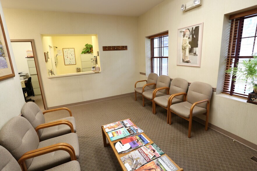 More Photos Of 2 Strawtown Rd, West Nyack Medical For Lease