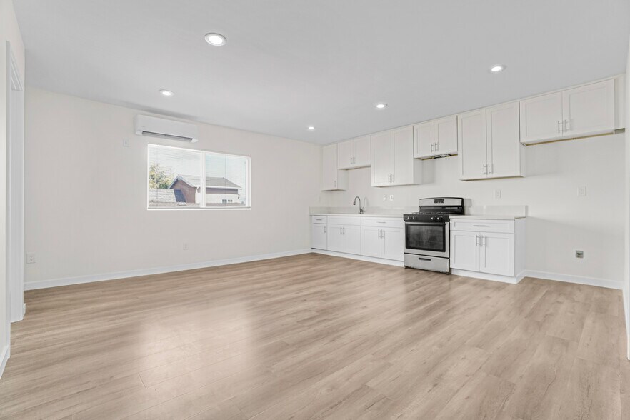 More Photos Of 11513 Berendo Ave, Los Angeles Multifamily For Sale