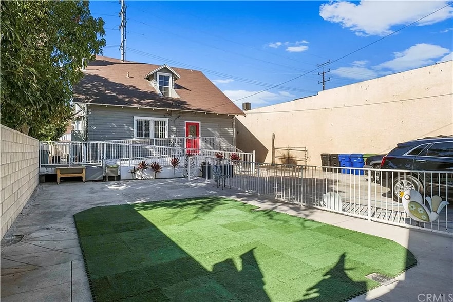 More Photos Of 522 W VERNON Ave, Los Angeles Daycare Center For Sale