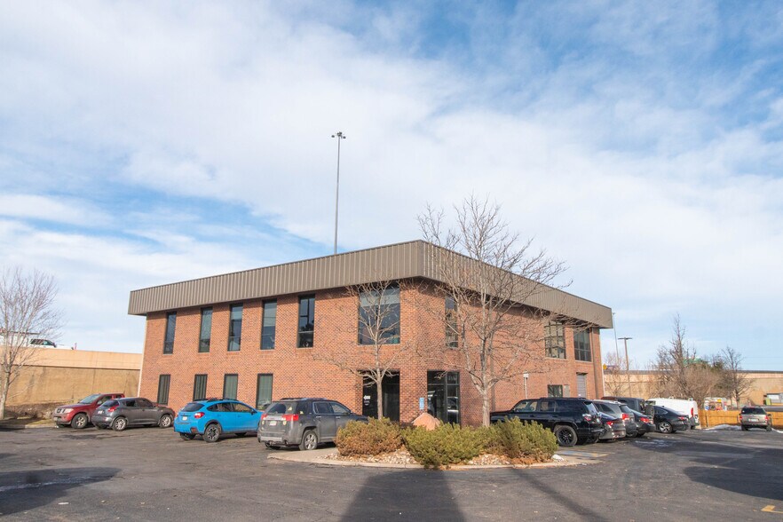 More Photos Of 5801 Logan St, Denver Research And Development For Lease