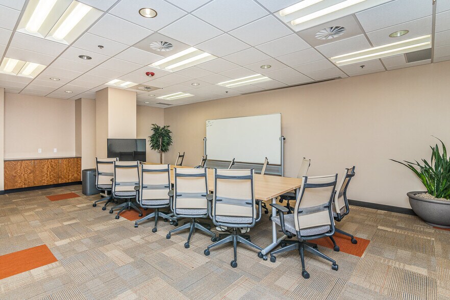 More Photos Of 50 W Broadway, Salt Lake City Coworking Space