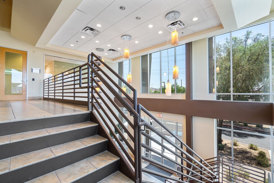 More Photos Of 1930 W Pinnacle Peak Rd, Phoenix Unknown For Lease