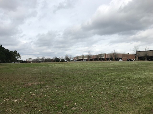 More Photos Of 1045 Commerce Dr, Greensboro Land For Sale