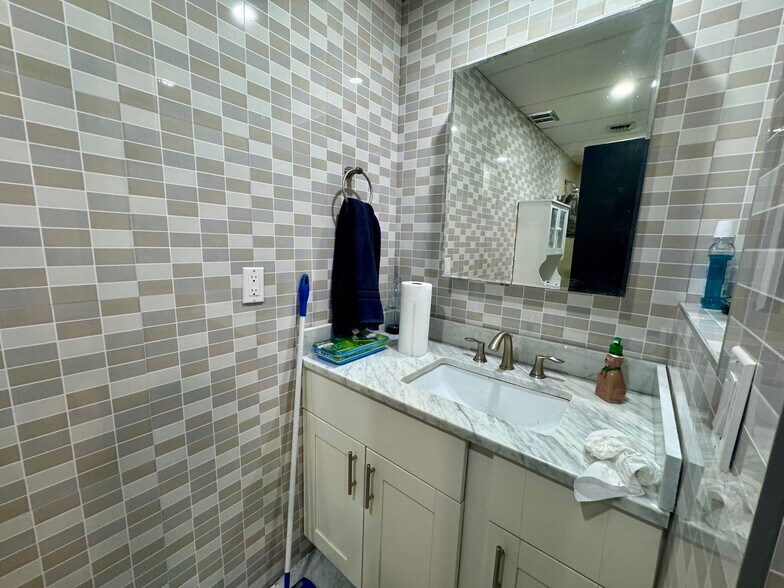 More Photos Of 1325 M St, Elmont Warehouse For Sale