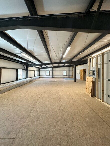 More Photos Of 368 Killingly Rd, Pomfret Center Industrial For Lease