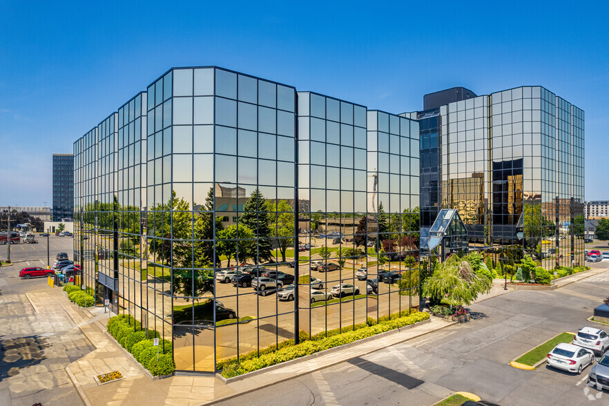 Primary Photo Of 1 Av Holiday, Pointe-claire Office For Lease