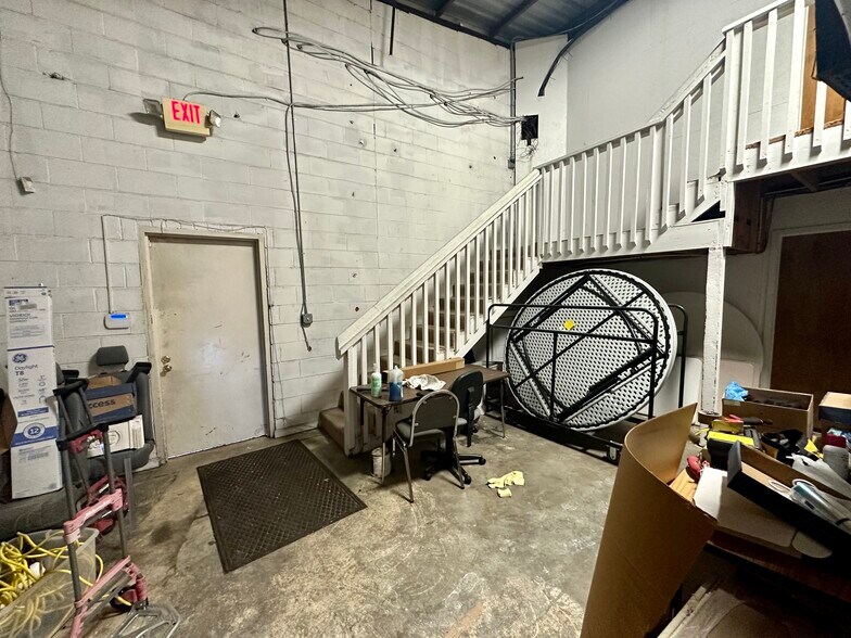 More Photos Of 1680 Broadway, Macon-Bibb Freestanding For Sale