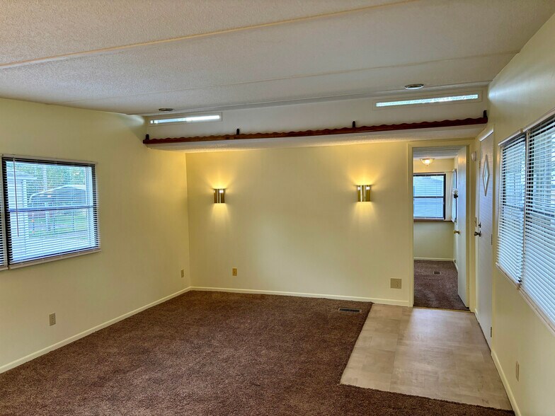 More Photos Of 521 S Emmett St, Virden Manufactured Housing Mobile Home Park For Sale