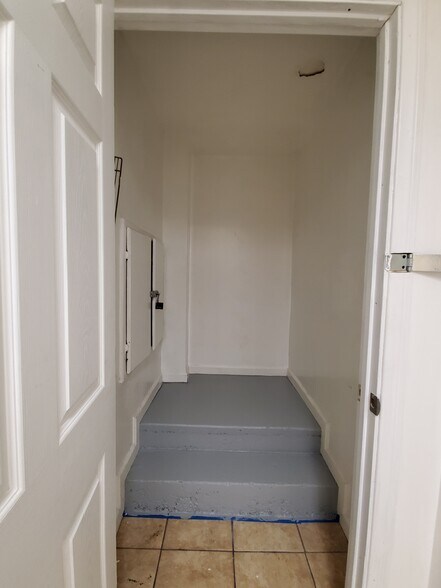 More Photos Of 3414 W Washington Blvd, Los Angeles Storefront Retail Residential For Sale