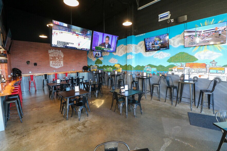 More Photos Of 775 N Front St, Coos Bay Bar For Sale