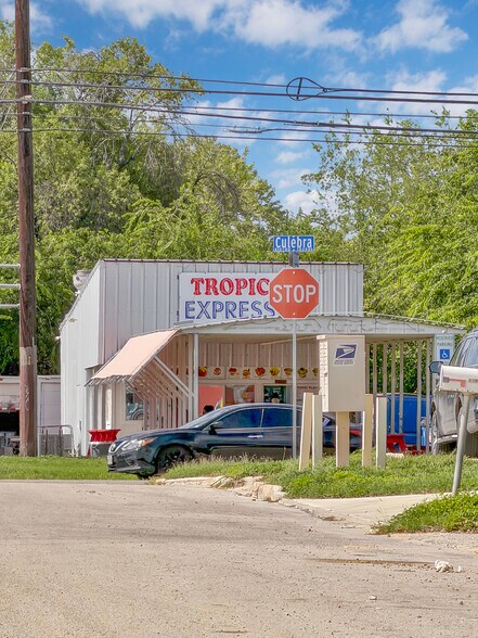 More Photos Of 5690 Easterling, San Antonio Warehouse For Sale