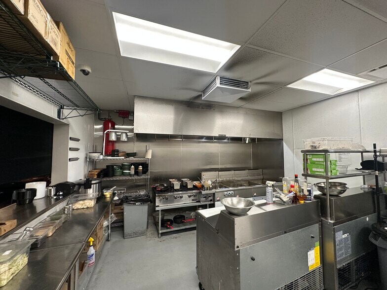 More Photos Of 8895 Towne Centre Dr, San Diego General Retail For Lease