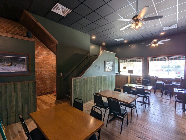 More Photos Of 104 N Elm St, Cresco General Retail For Sale