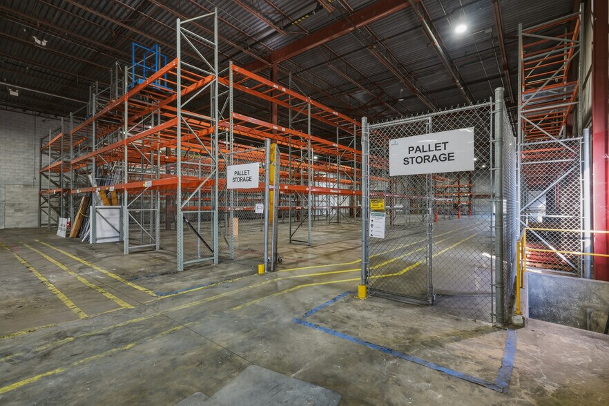 More Photos Of 2001-2045 Drew Rd, Mississauga Warehouse For Lease
