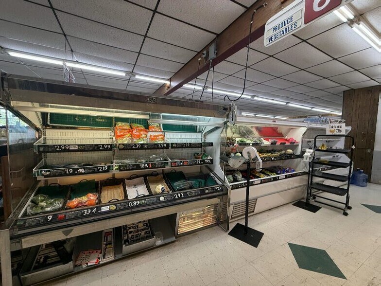 More Photos Of 103 W 2nd St N, Wright City General Retail For Sale