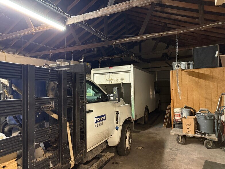 More Photos Of 616 2nd St, Essington Warehouse For Lease