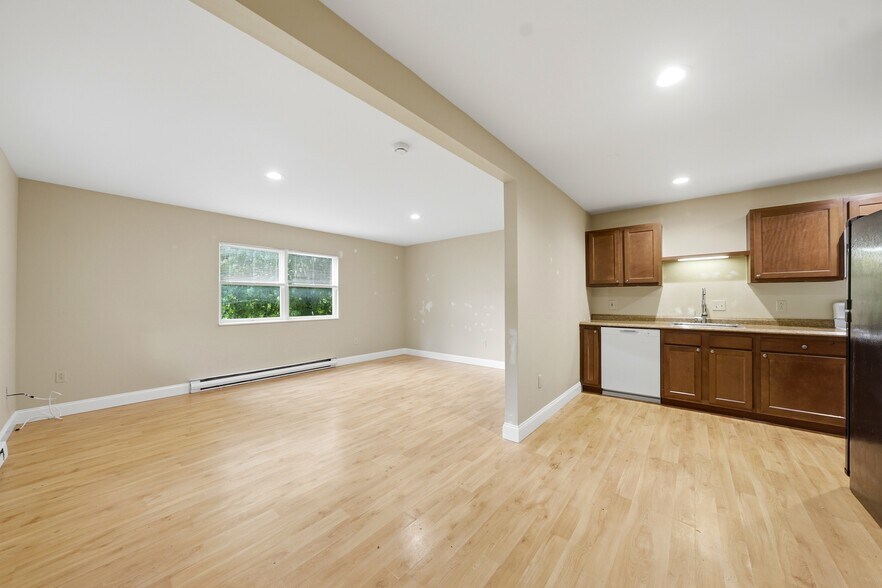 More Photos Of 55 Washington St, Lockport Apartments For Sale