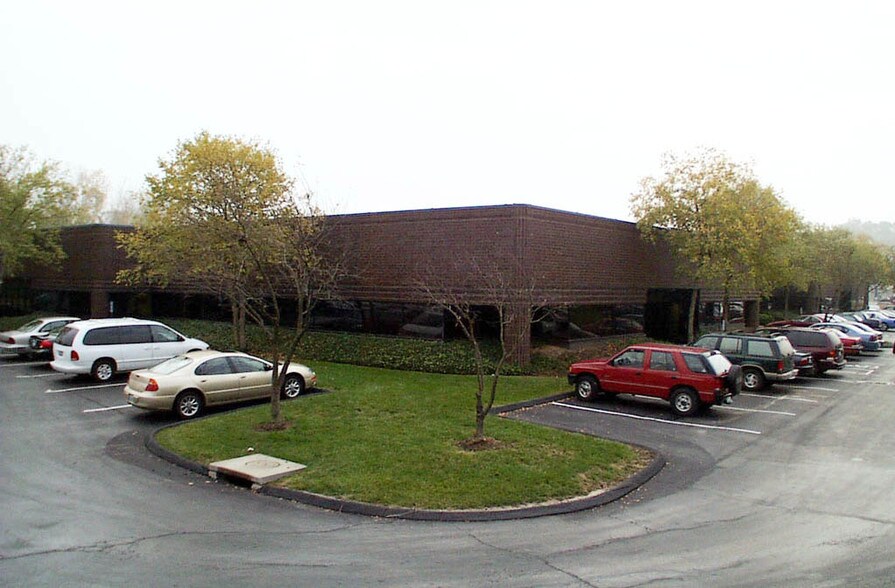 More Photos Of 307-371 Consort Dr, Manchester Flex For Lease