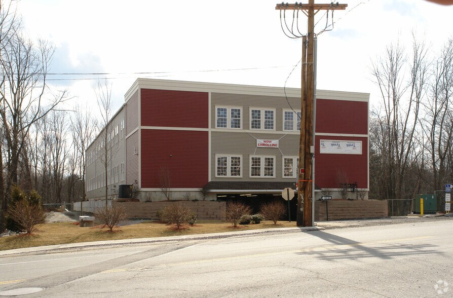 More Photos Of 2 Coolidge St, Hudson Medical For Lease