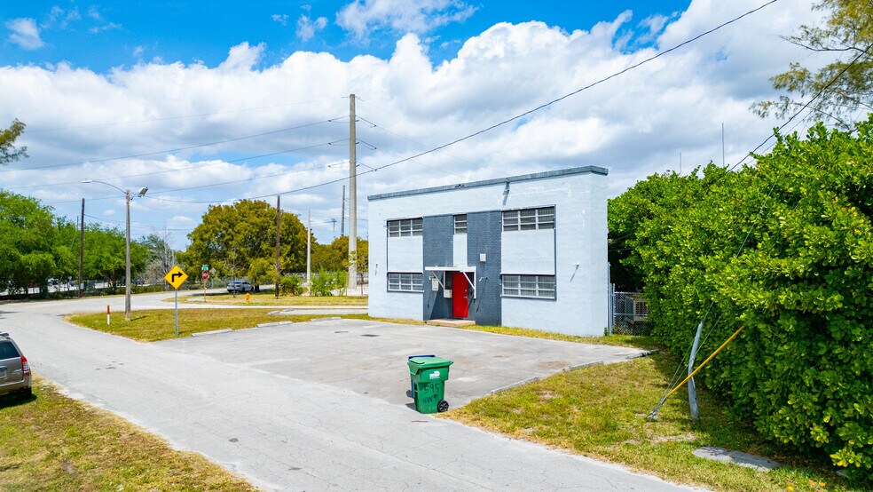 More Photos Of 595 NW 91st St, Miami Office Residential For Sale