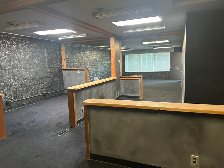 More Photos Of 420 S Federal Blvd, Denver Office For Sale
