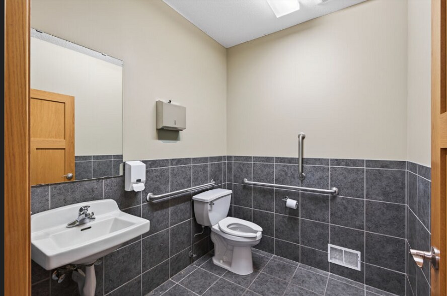 More Photos Of 2115 County Road D E, Maplewood Office For Lease