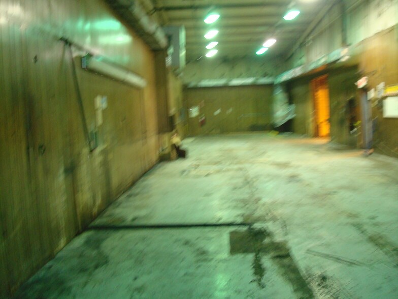 More Photos Of 1301 Memorial Dr, Baytown Warehouse For Sale