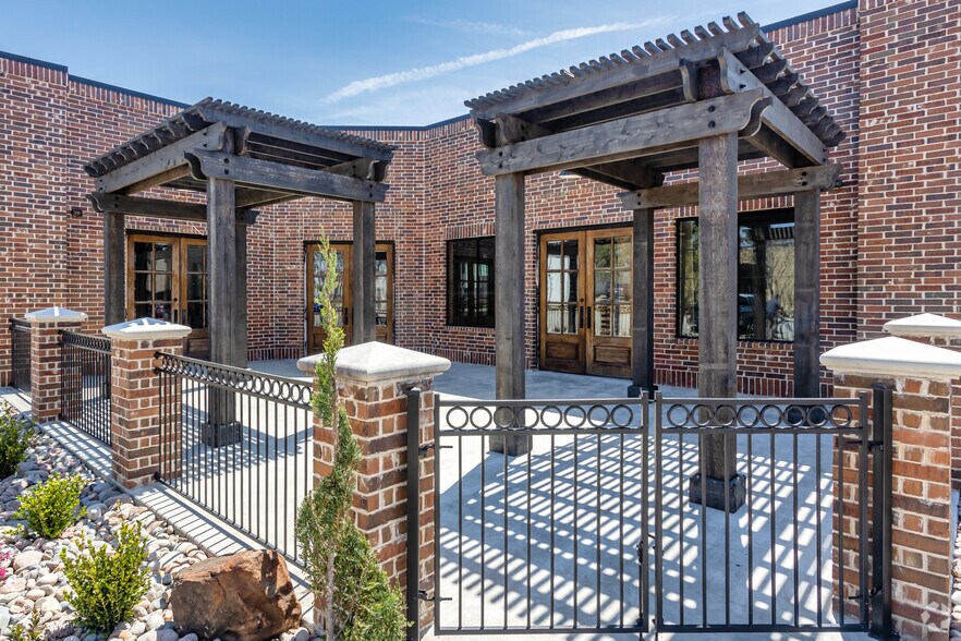 More Photos Of 211 S Main St, Keller Restaurant For Sale