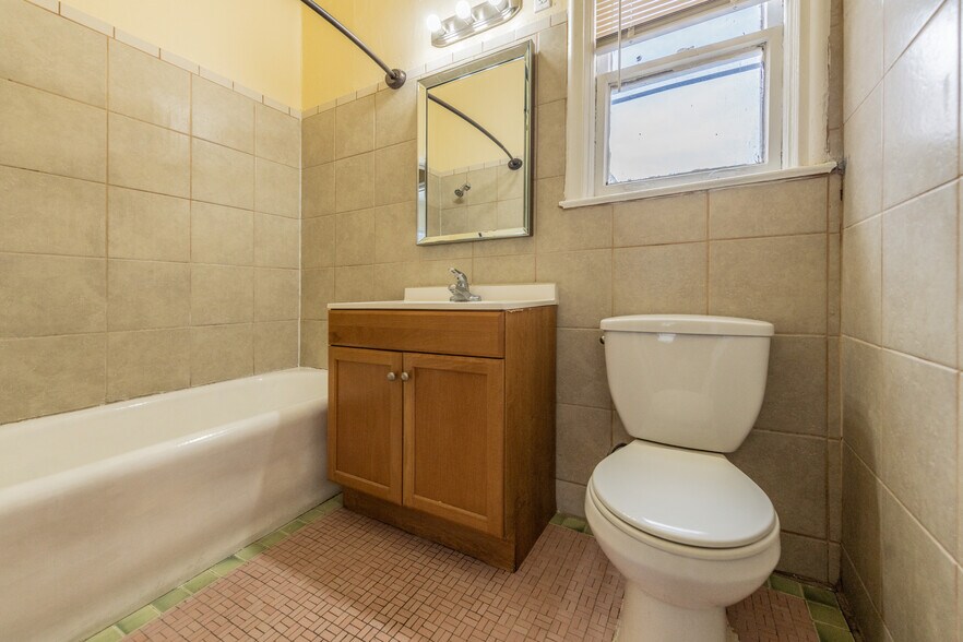 More Photos Of 403 W Hollywood Ave, San Antonio Apartments For Sale