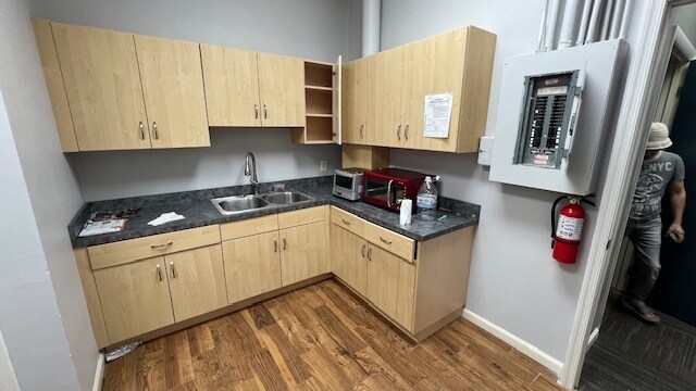 More Photos Of 3750 Virginia Beach Blvd, Virginia Beach General Retail For Lease