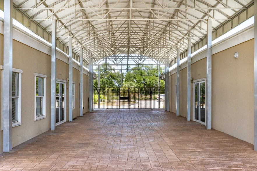 More Photos Of 11734 Jefferson Rd, Thonotosassa Schools For Sale