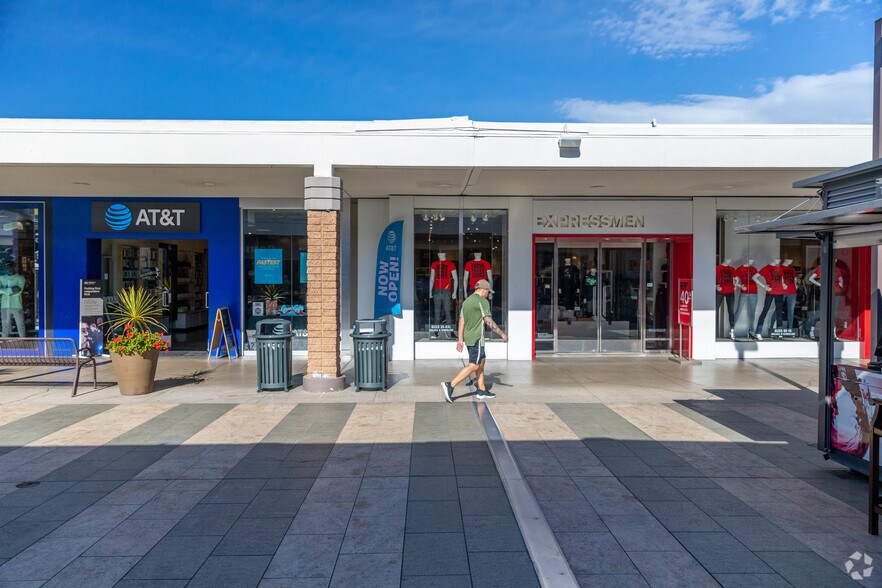 More Photos Of 1288-1640 Camino Del Rio N, San Diego Unknown For Lease