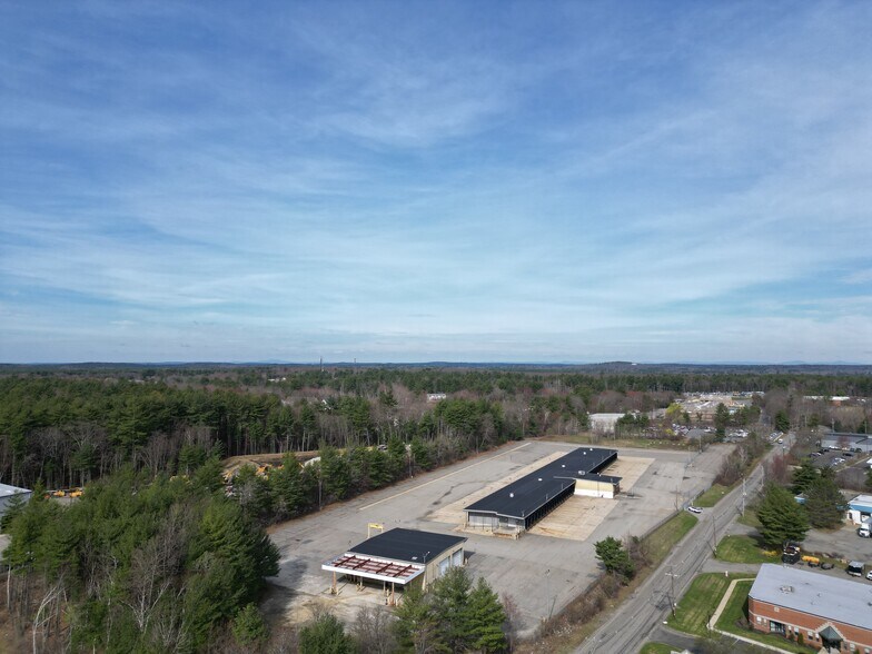 More Photos Of 28 Sterling Rd, Billerica Truck Terminal For Lease