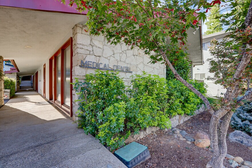 Primary Photo Of 316 S Auburn St, Grass Valley Medical For Sale