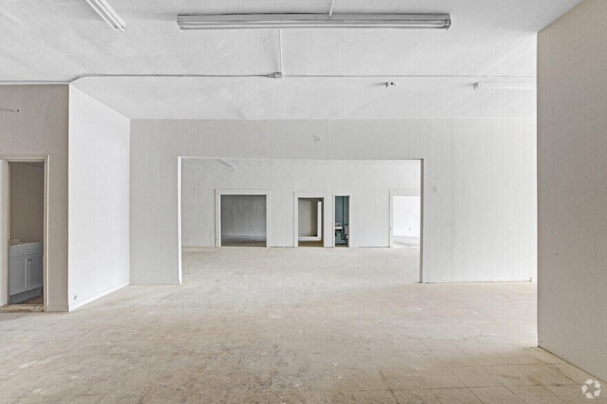 More Photos Of 3015 Artesia Blvd, Torrance Storefront Retail Office For Sale