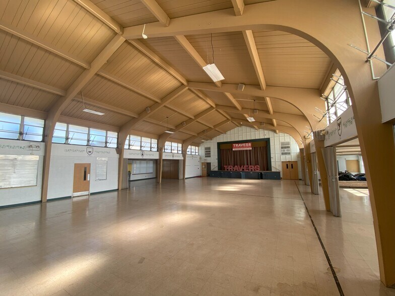 More Photos Of 660 Charbonier Rd, Florissant Religious Facility For Lease