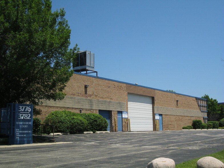More Photos Of 3776-3790 Hawthorne Ct, Waukegan Warehouse For Lease