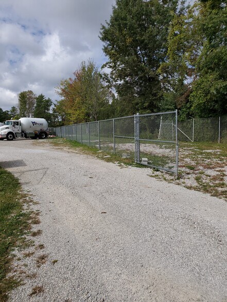 More Photos Of 7836 Oberlin Rd, Elyria Warehouse For Lease