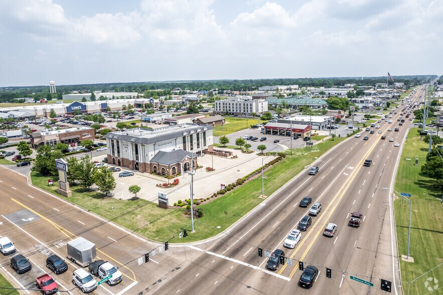 More Photos Of 232 Goodman Rd W, Southaven Medical For Lease